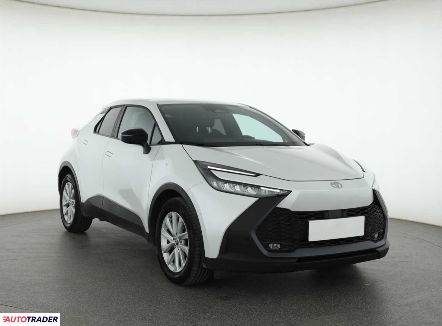 Toyota C-HR 2024 1.8 138 KM