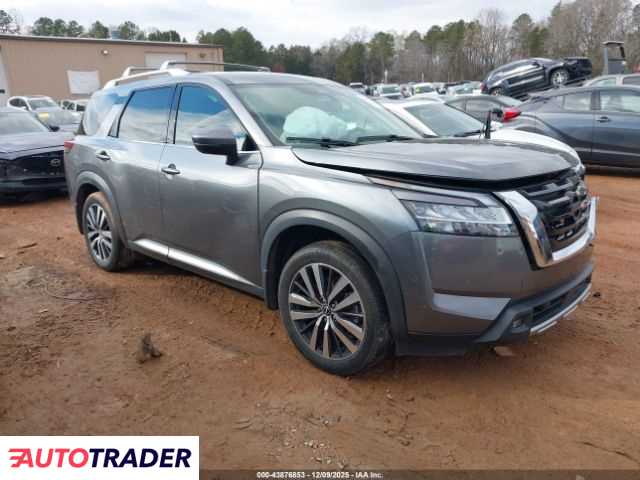 Nissan Pathfinder 2022 3