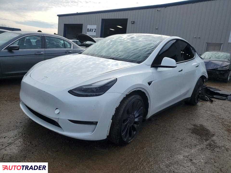 Tesla Model Y 2023