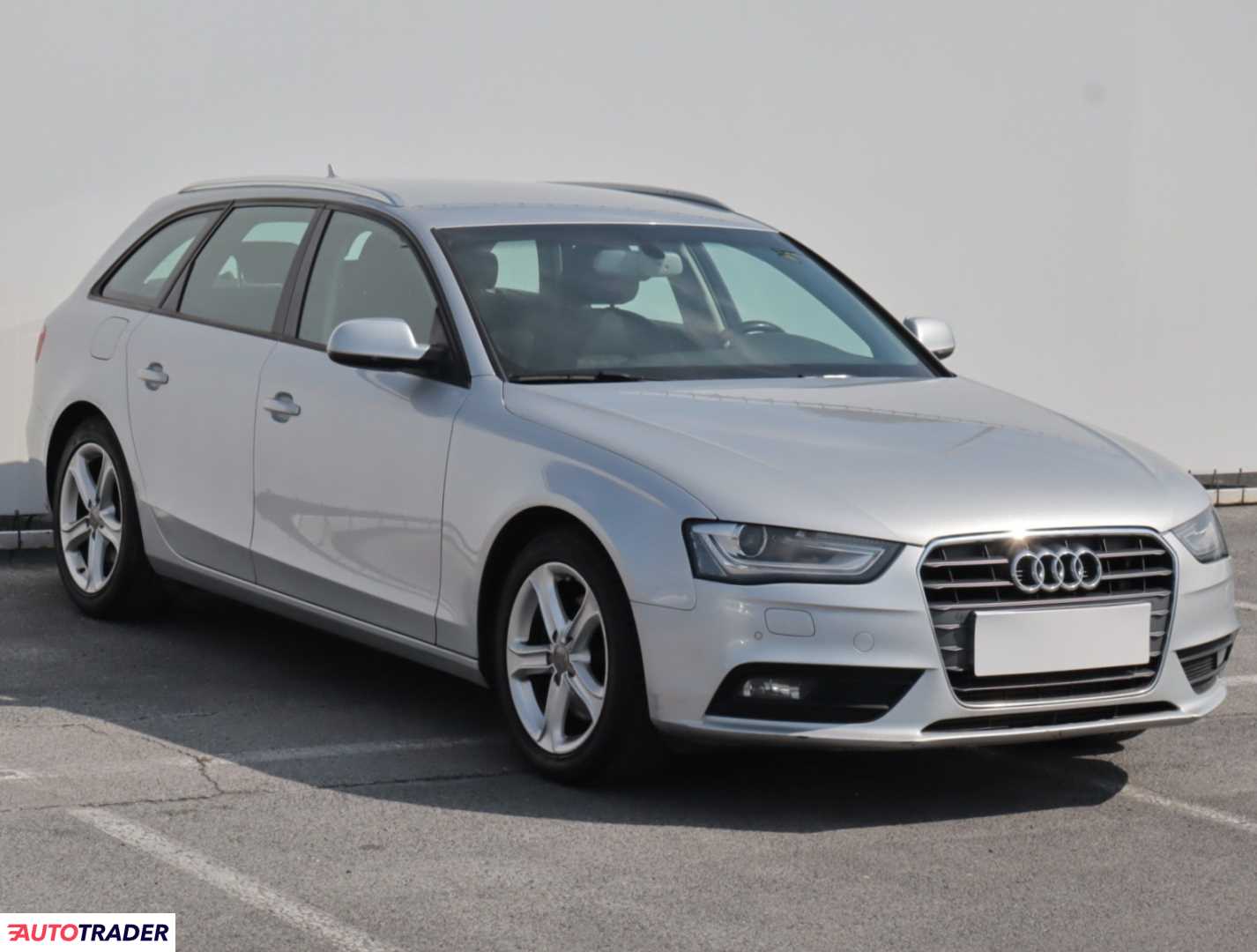 Audi A4 2012 2.0 140 KM