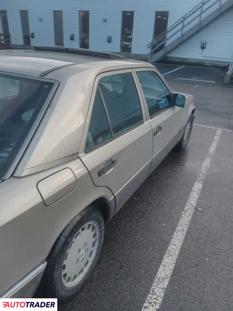 Mercedes W-124 1990 2.0 75 KM