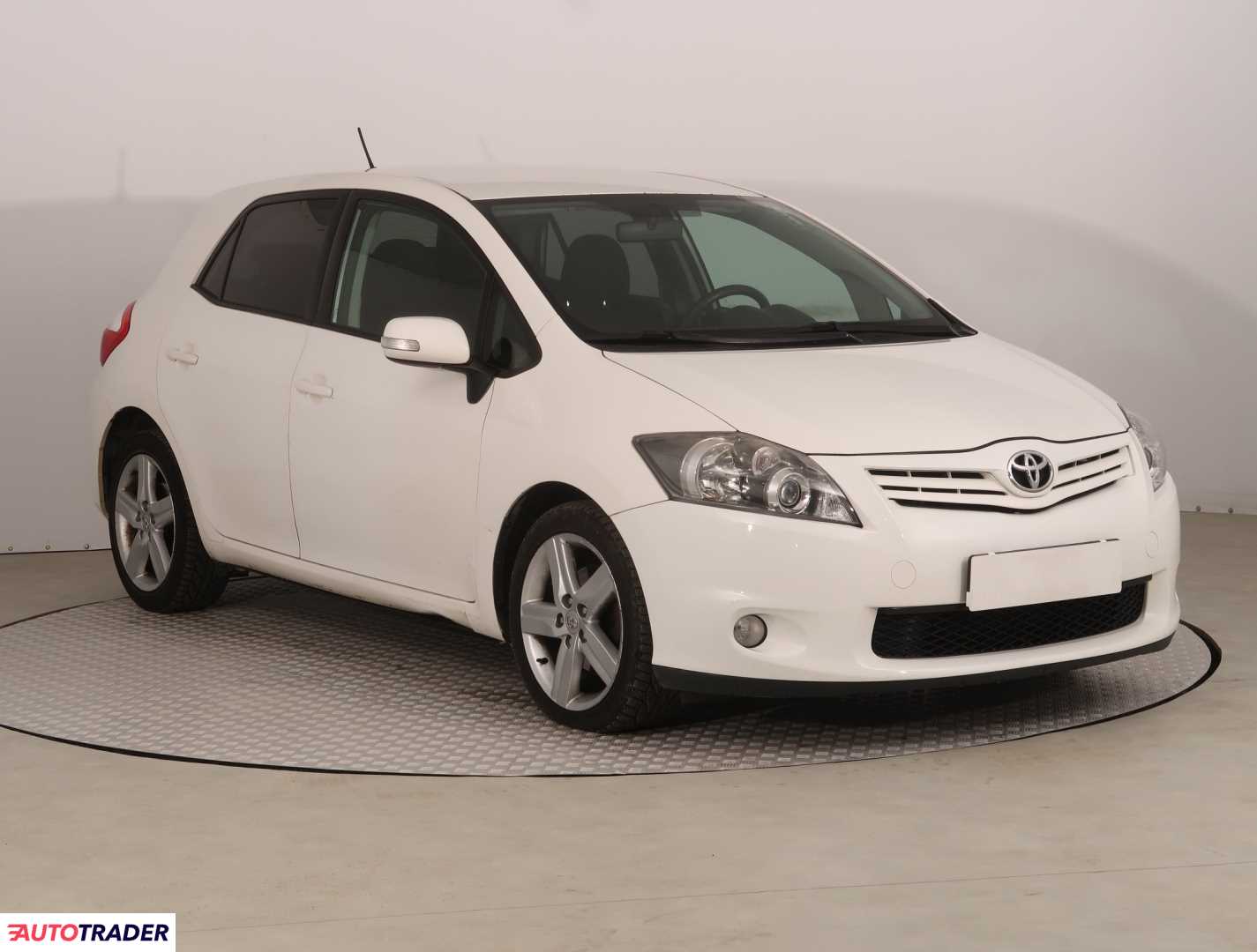 Toyota Auris 2.0 124 KM 2010r. (Piaseczno)