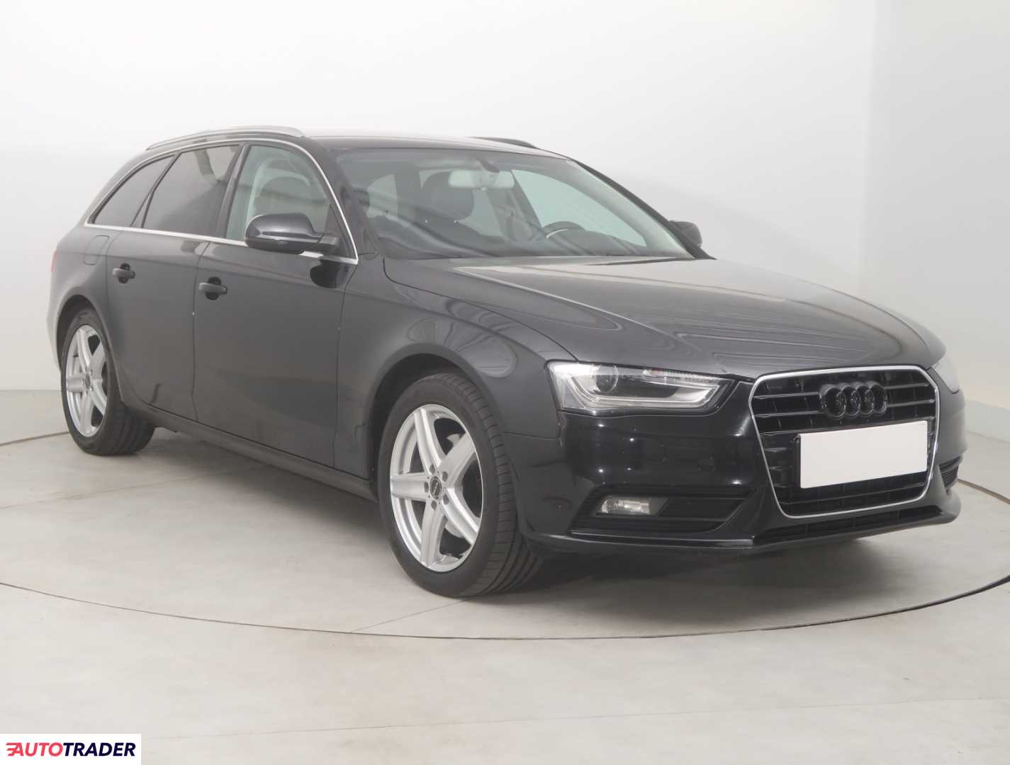 Audi A4 2012 2.0 140 KM