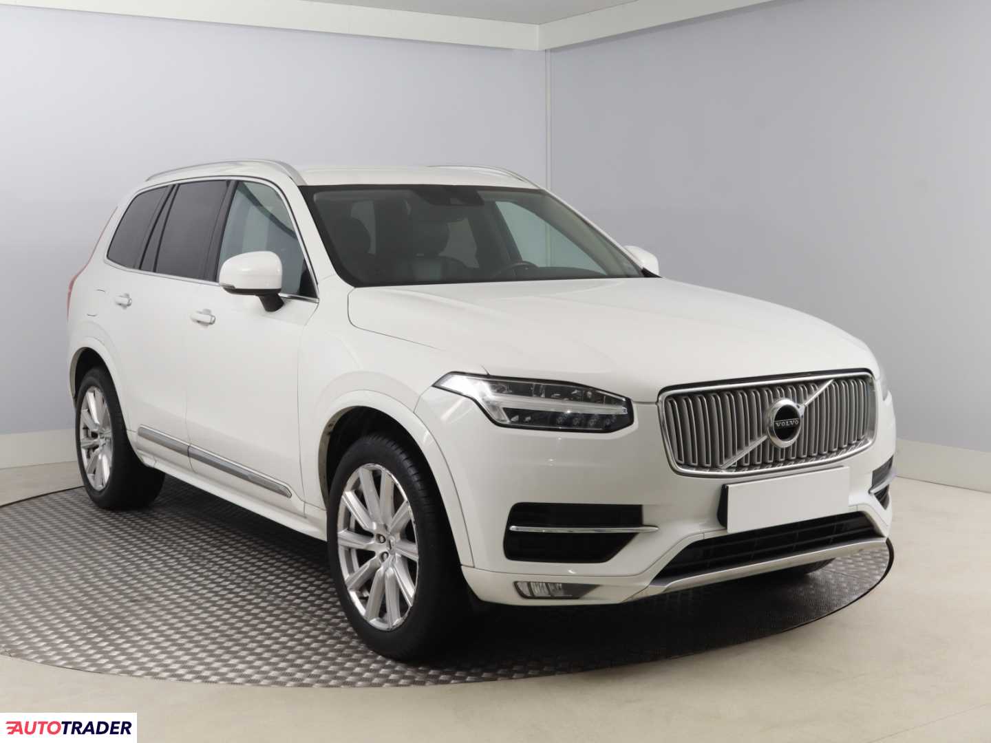 Volvo XC90 2019 2.0 231 KM