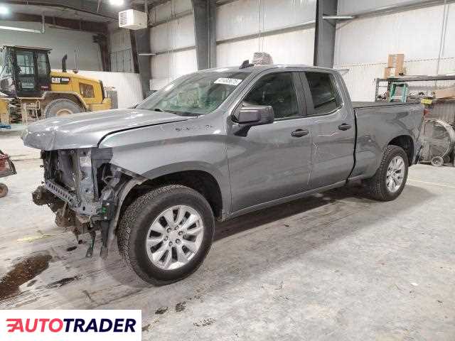 Chevrolet Silverado 2020 4