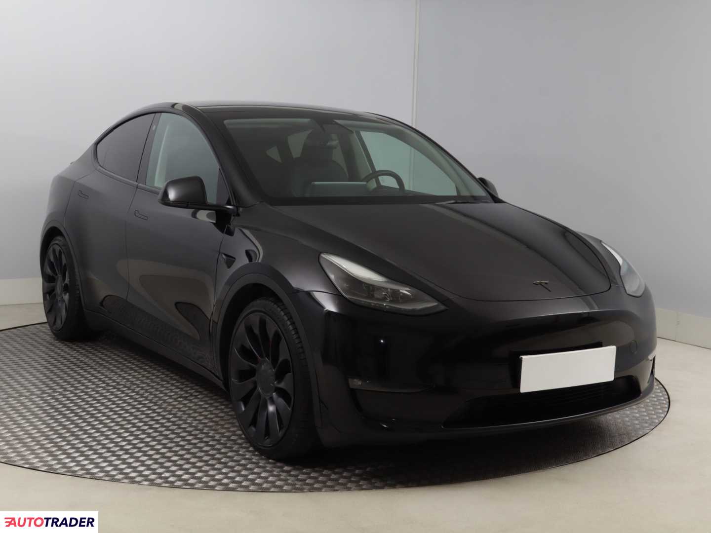 Tesla Model Y 2022 527 KM