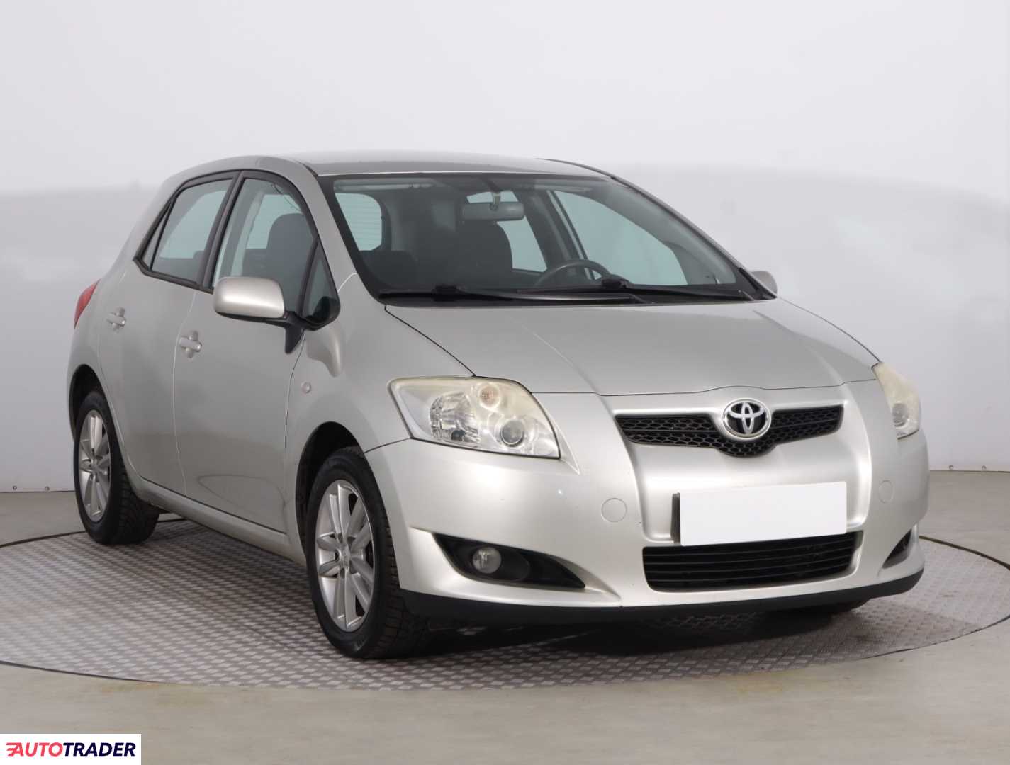 Toyota Auris 2010 1.6 130 KM