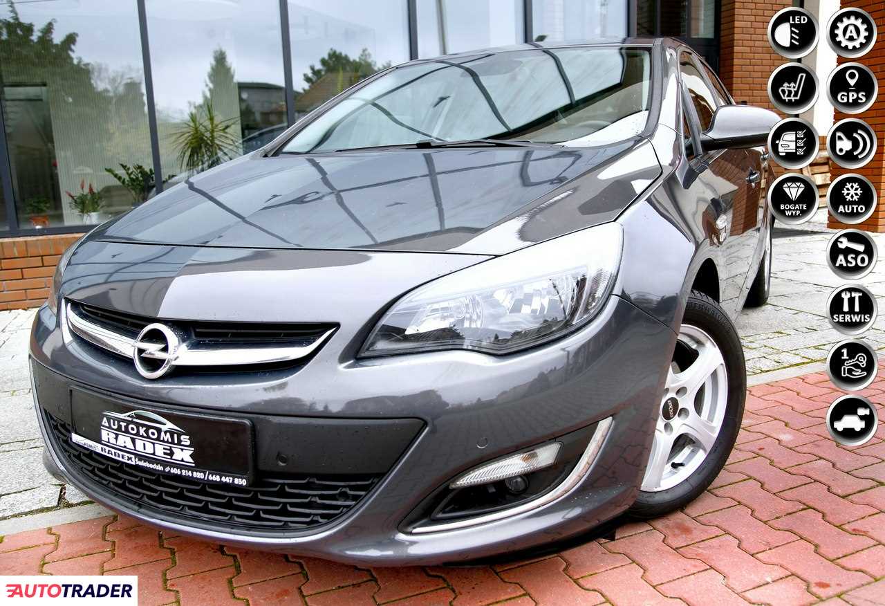 Opel Astra 2013 1.4 140 KM