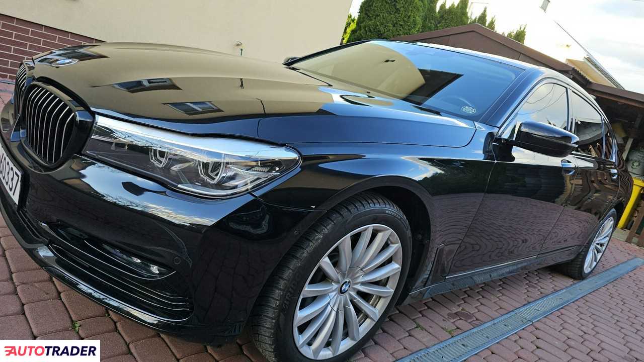 BMW 740 2018 3.0 326 KM