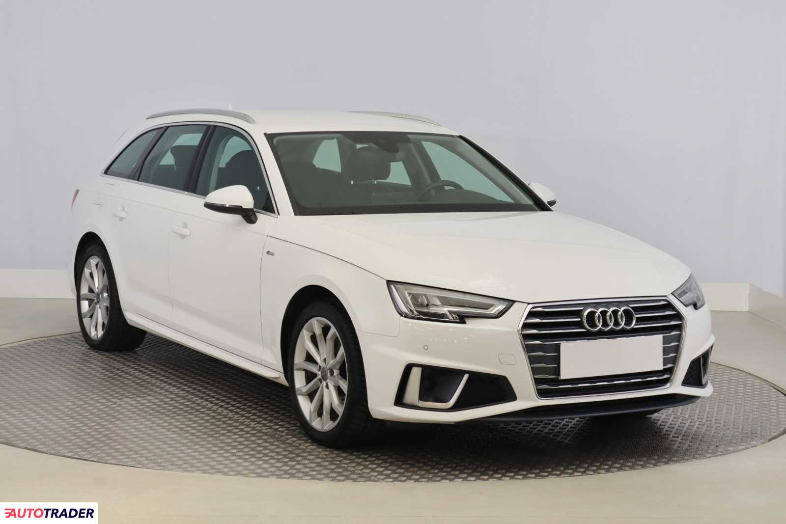 Audi A4 2019 2.0 147 KM