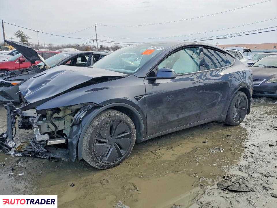 Tesla Model Y 2026