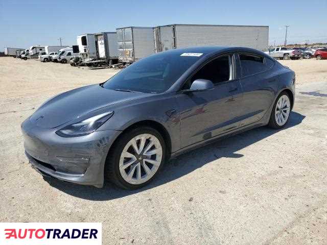 Tesla Model 3 benzyna 2022r. (SUN VALLEY)