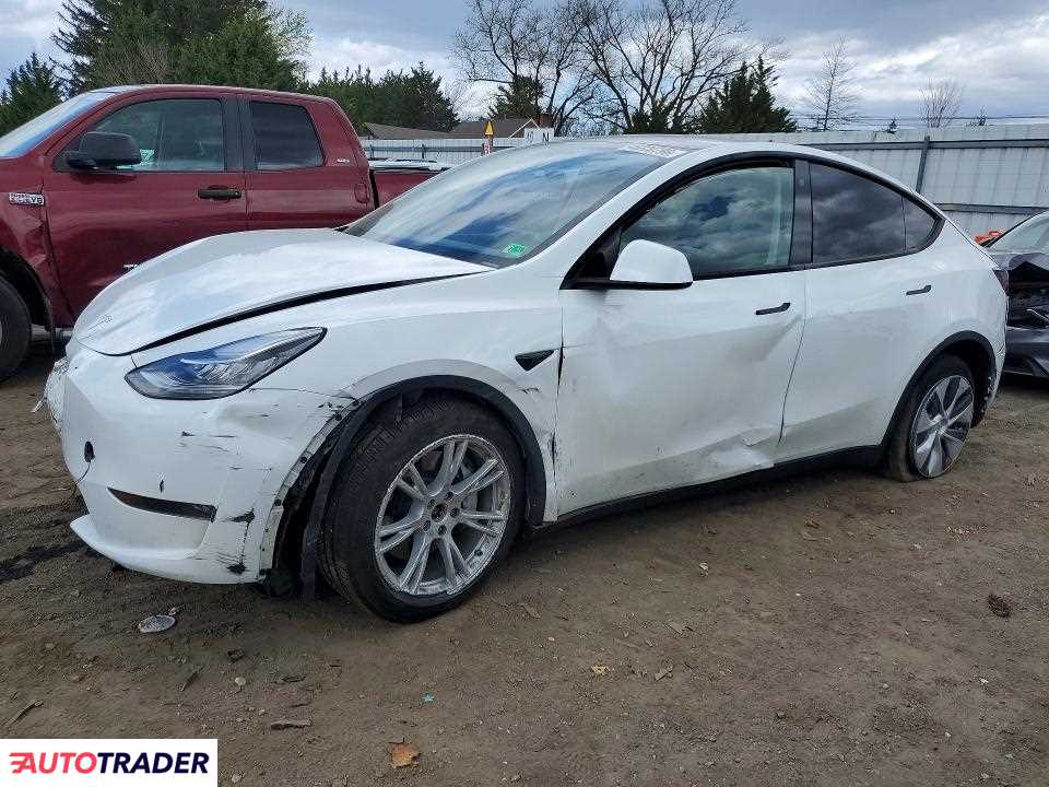 Tesla Model Y 2023