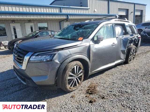 Nissan Pathfinder 2023 3