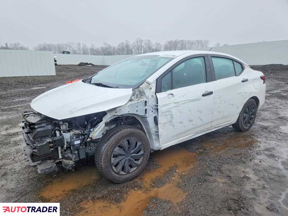 Nissan Versa 2020 1