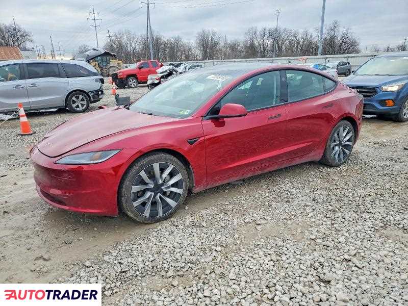 Tesla Model 3 2024