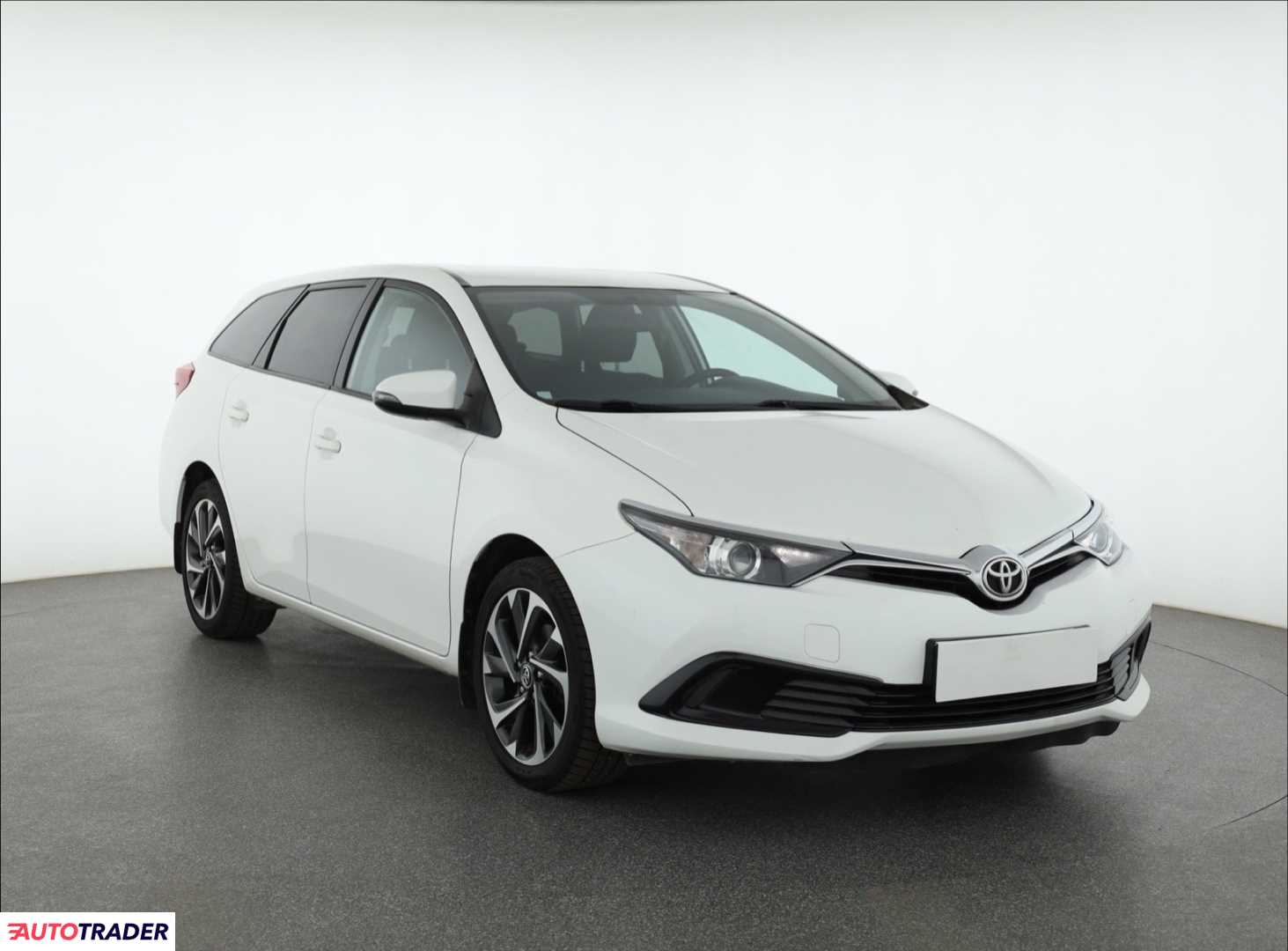 Toyota Auris 2018 1.6 130 KM