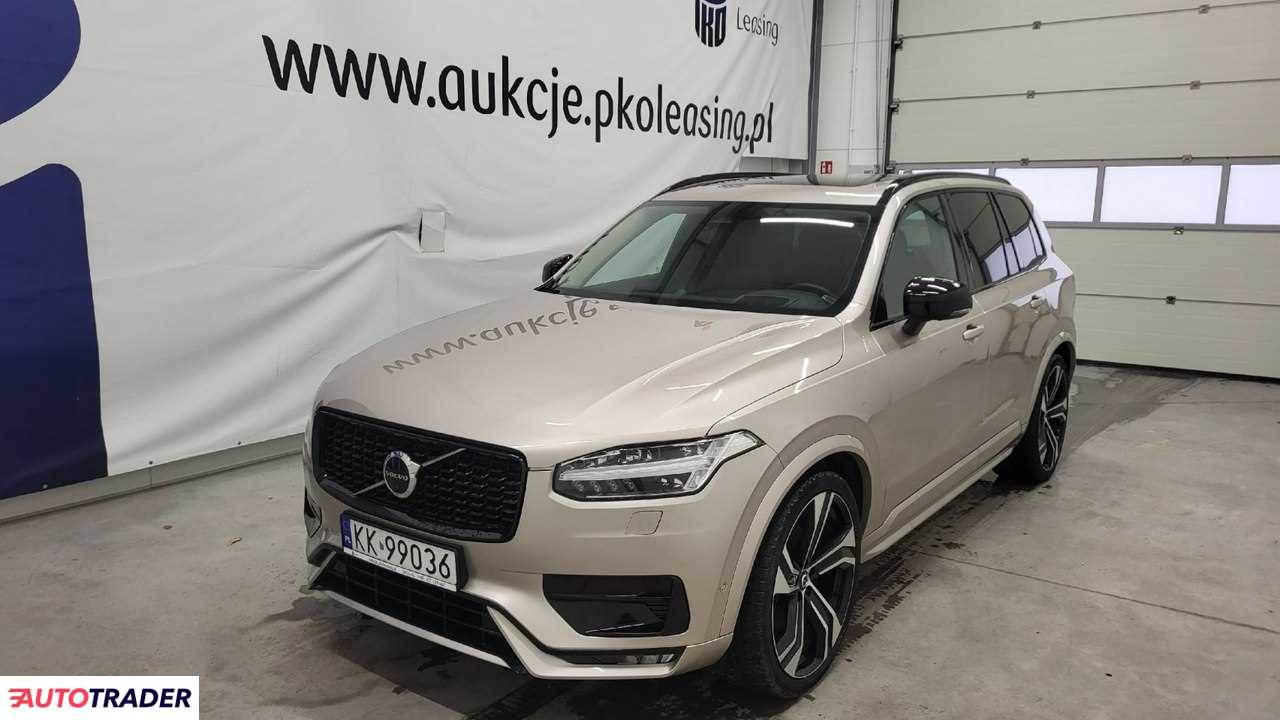 Volvo XC90 2022 2.0 235 KM