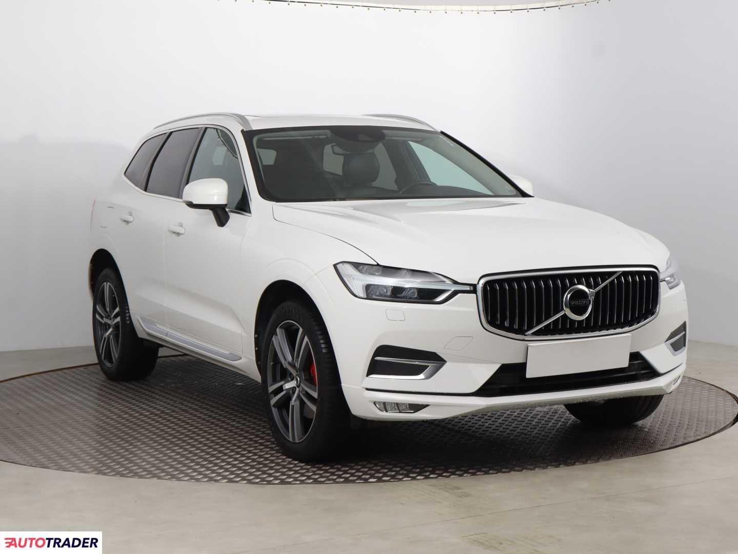 Volvo XC60 2018 2.0 187 KM