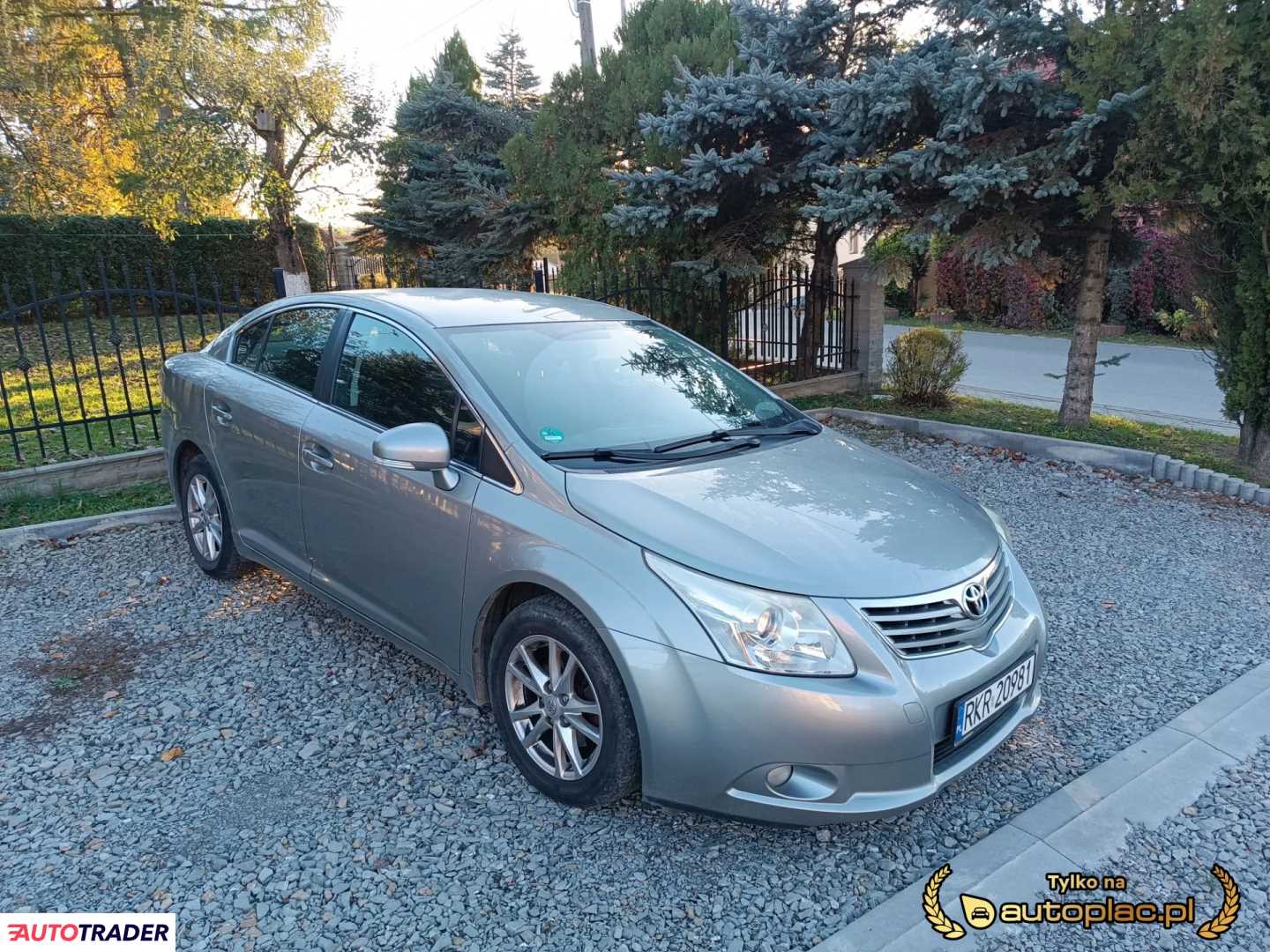 Toyota Avensis 2010 2.0 126 KM