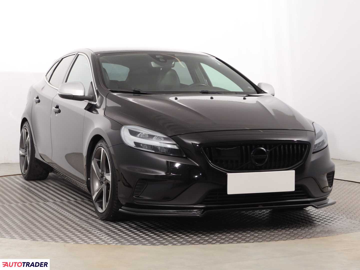 Volvo V40 2018 2.0 147 KM
