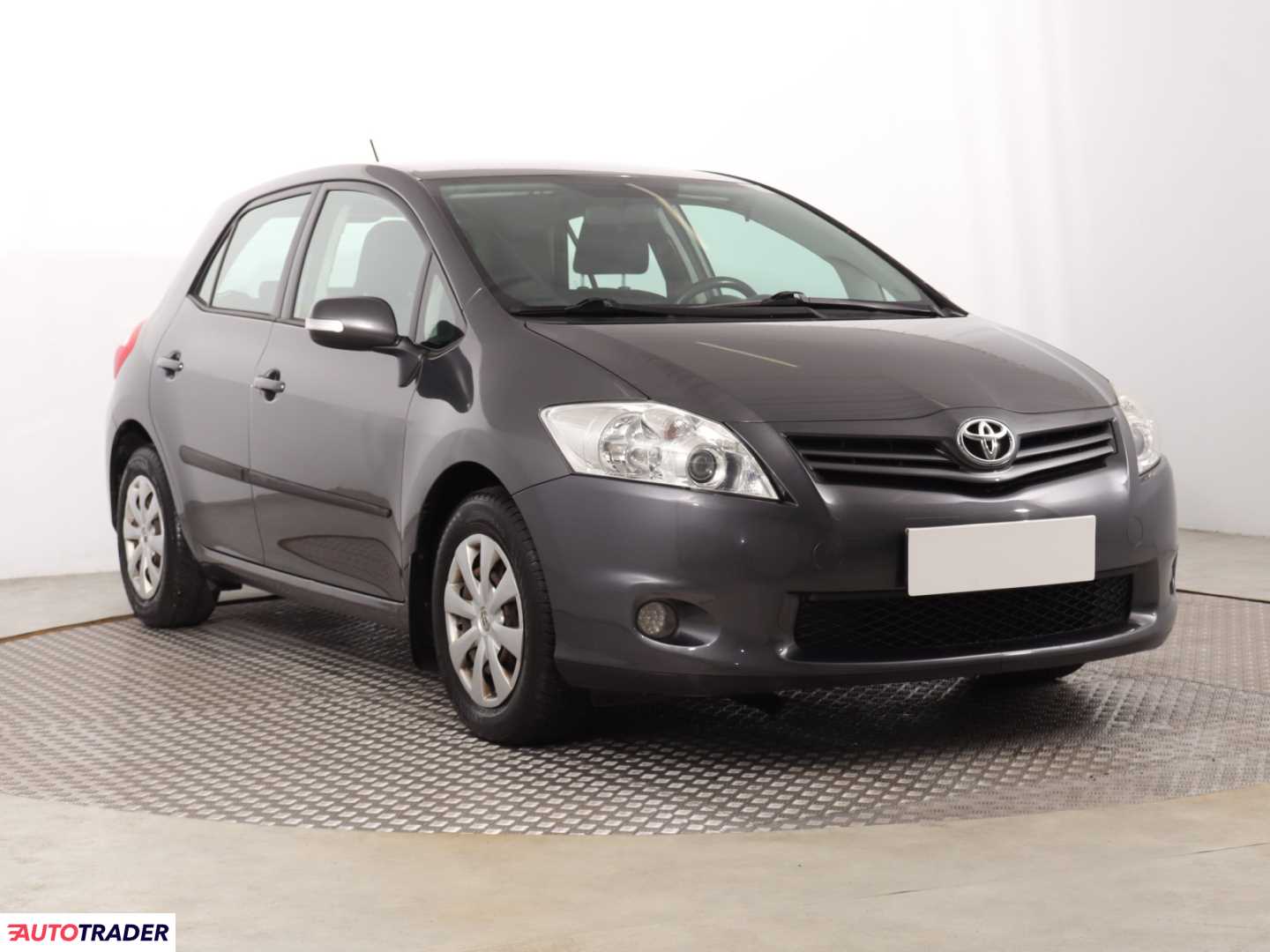 Toyota Auris 2013 1.3 97 KM