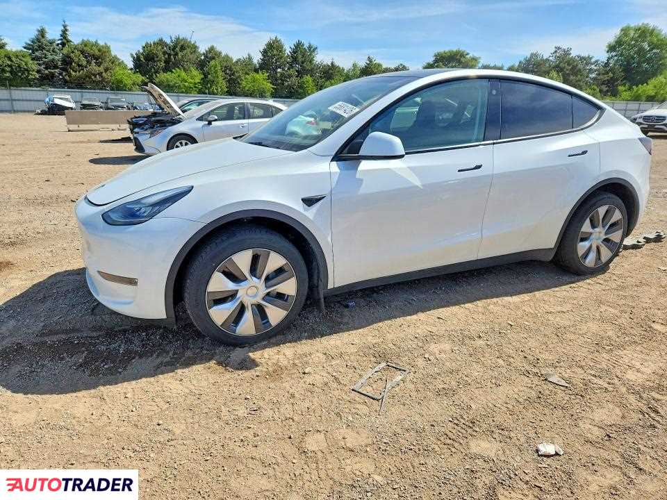 Tesla Model Y 2023