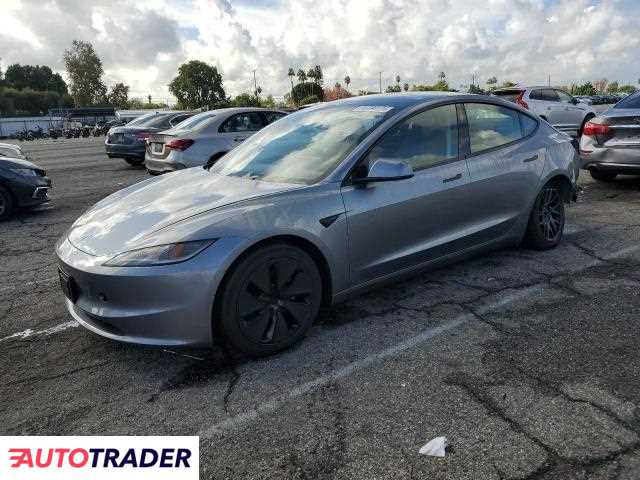 Tesla Model 3 2025