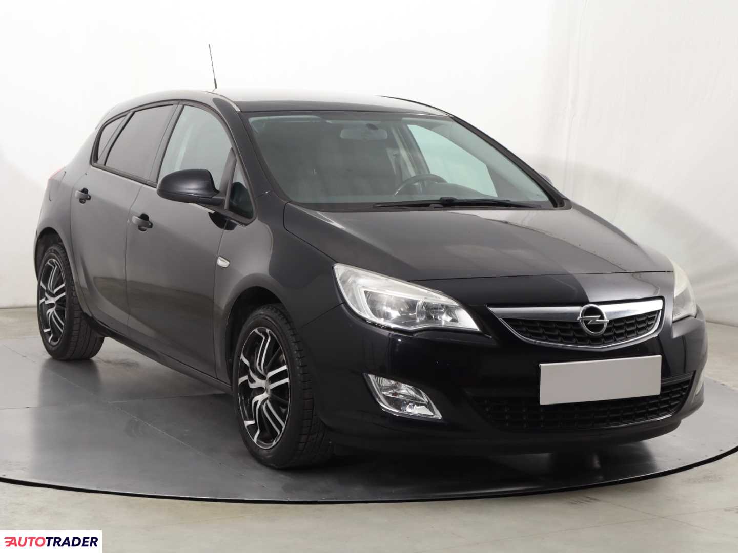 Opel Astra 2011 1.4 138 KM