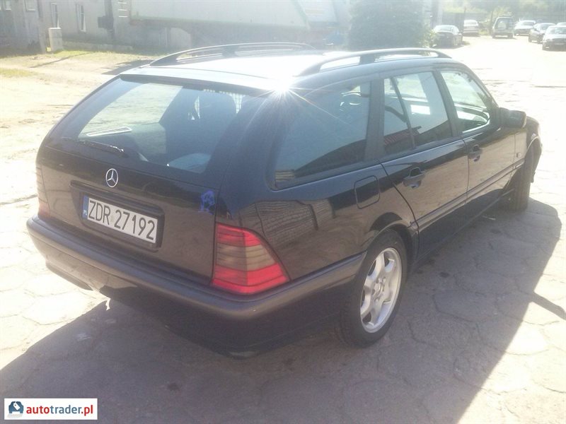Mercedes 220 2001 2.2 125 KM Mercedes 220 2001 2.2 125 KM