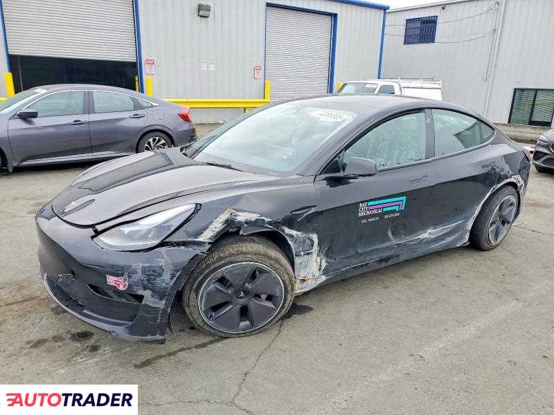 Tesla Model 3 2023