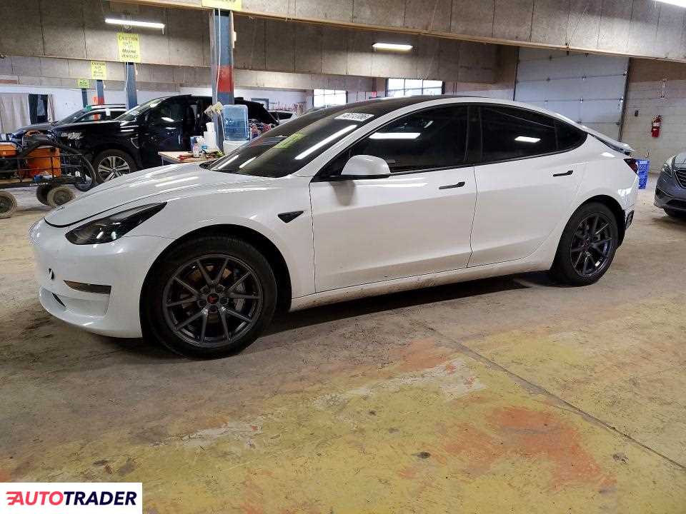 Tesla Model 3 2023