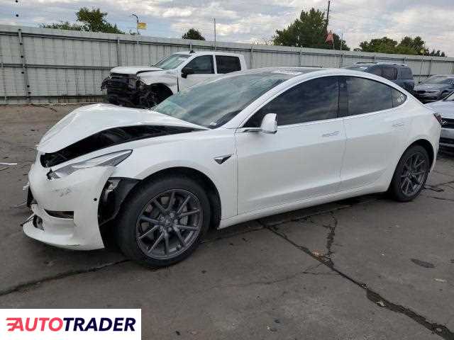 Tesla Model 3 2020