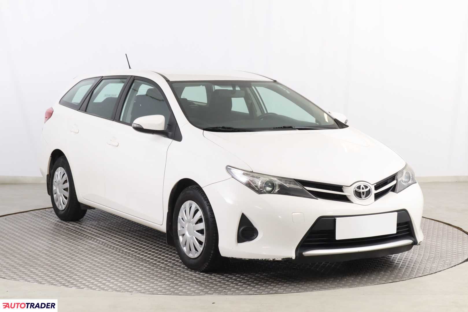 Toyota Auris 2015 1.4 88 KM Toyota Auris 2015 1.4 88 KM