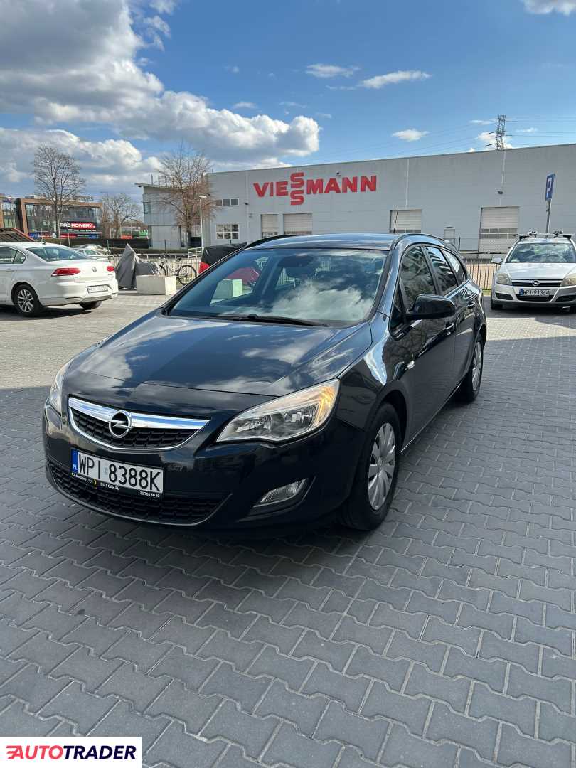 Opel Astra 2011 1.4 120 KM