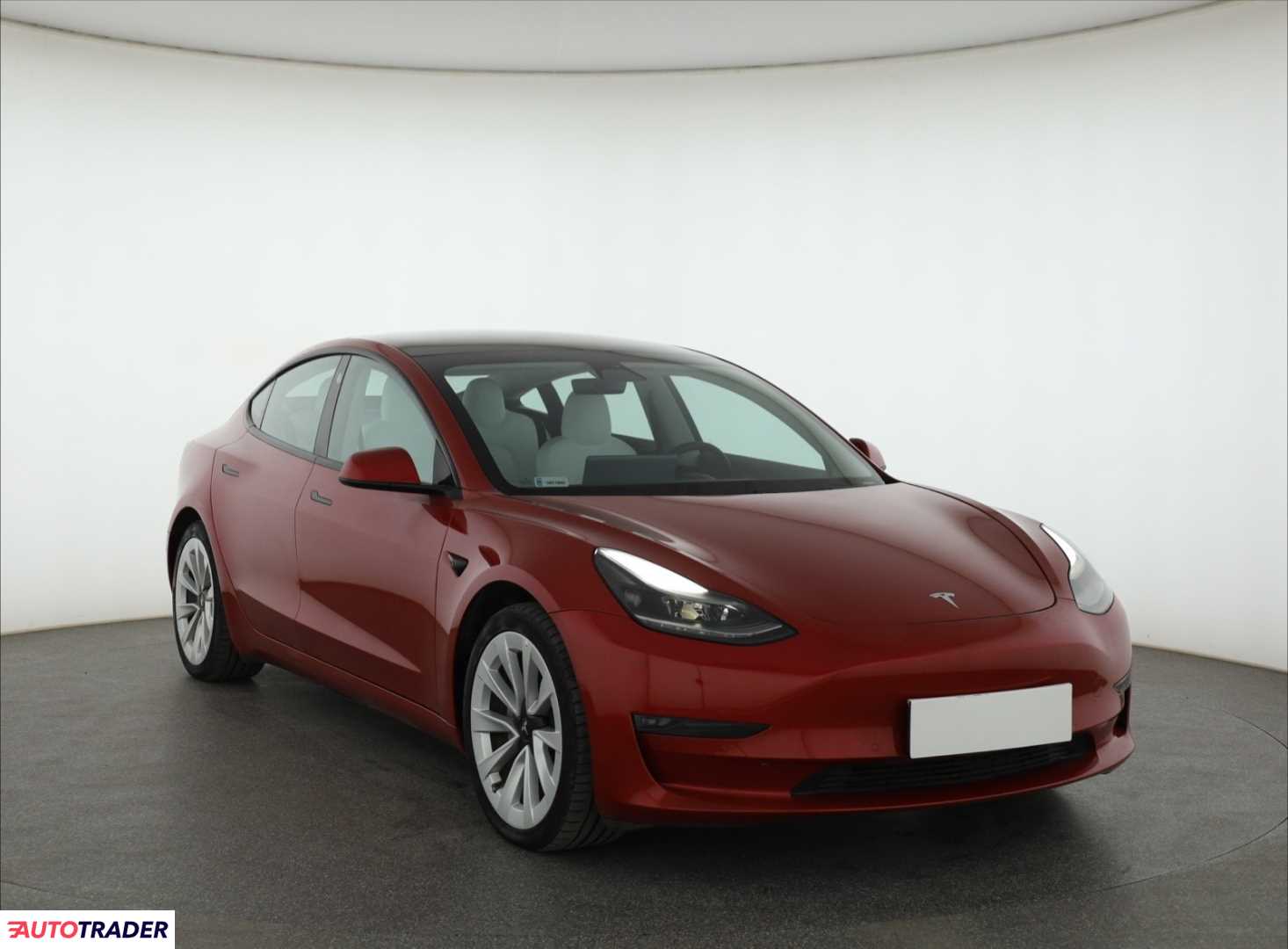 Tesla Model 3 2021 490 KM