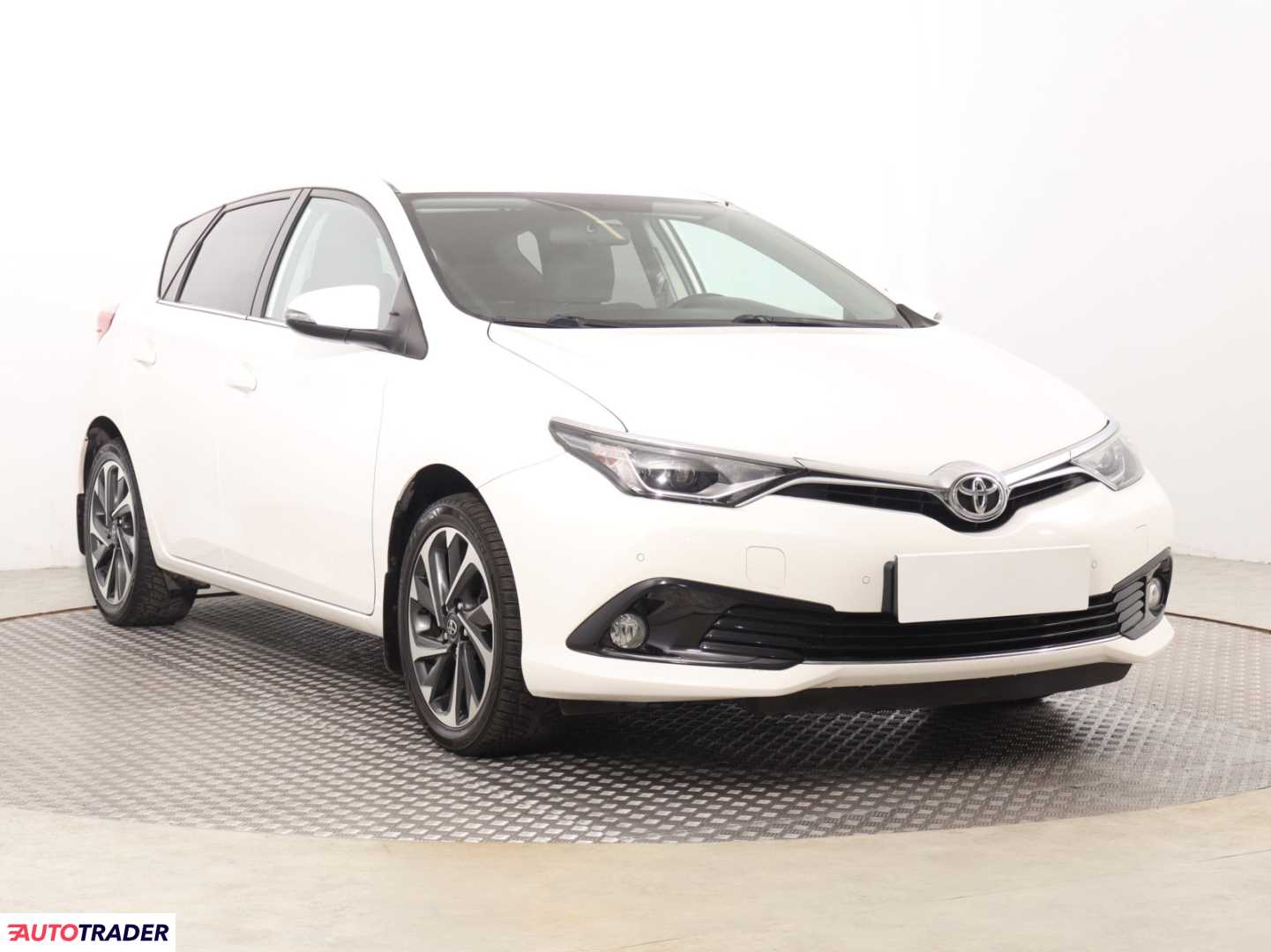 Toyota Auris 2016 1.6 130 KM