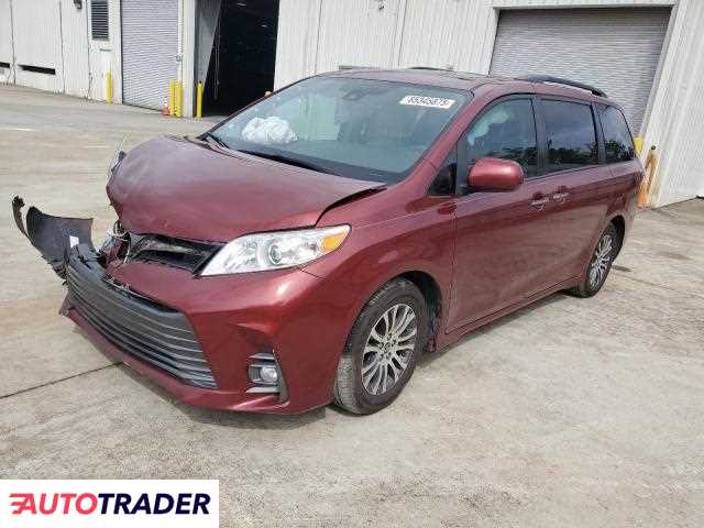 Toyota Sienna 2020 3