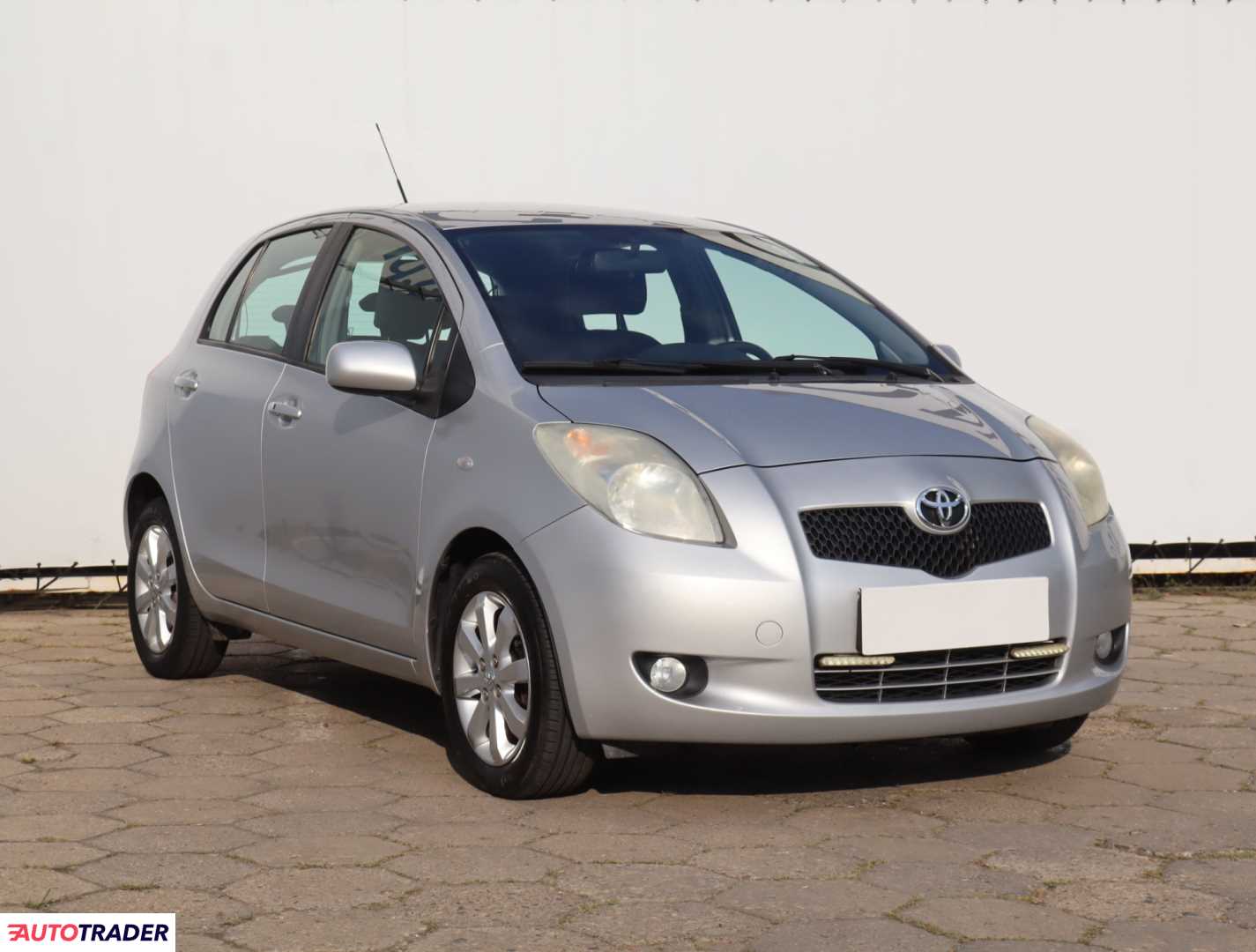 Toyota Yaris 2007 1.3 85 KM