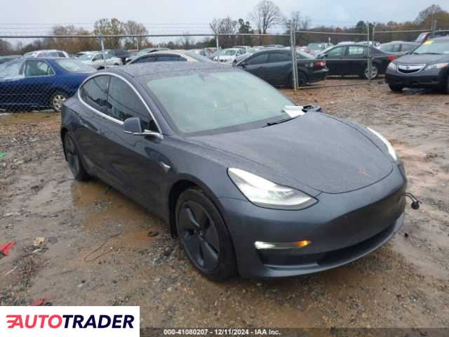 Tesla Model 3 benzyna 2019r. (CONCORD)