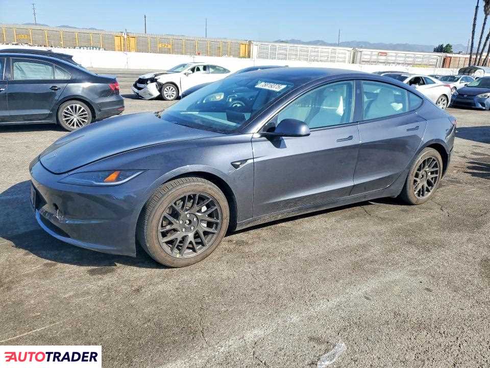 Tesla Model 3 2024
