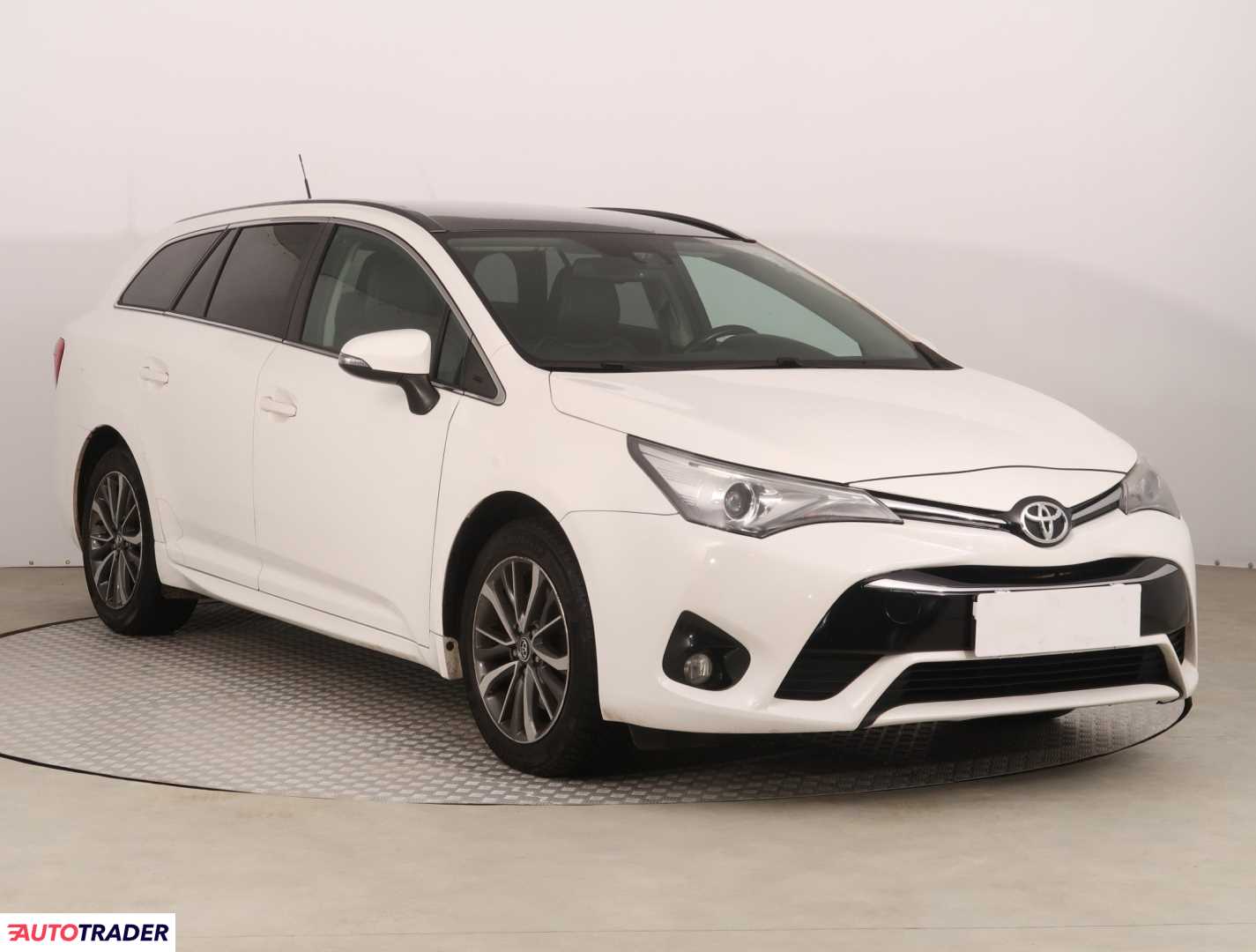 Toyota Avensis 2.0 140 KM 2015r. (Piaseczno)