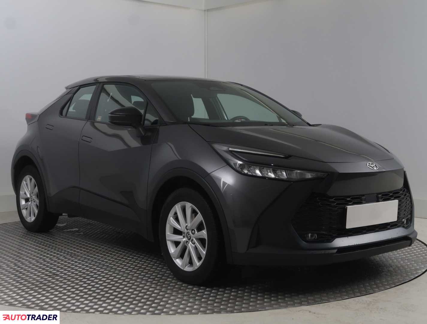 Toyota C-HR 2024 1.8 138 KM