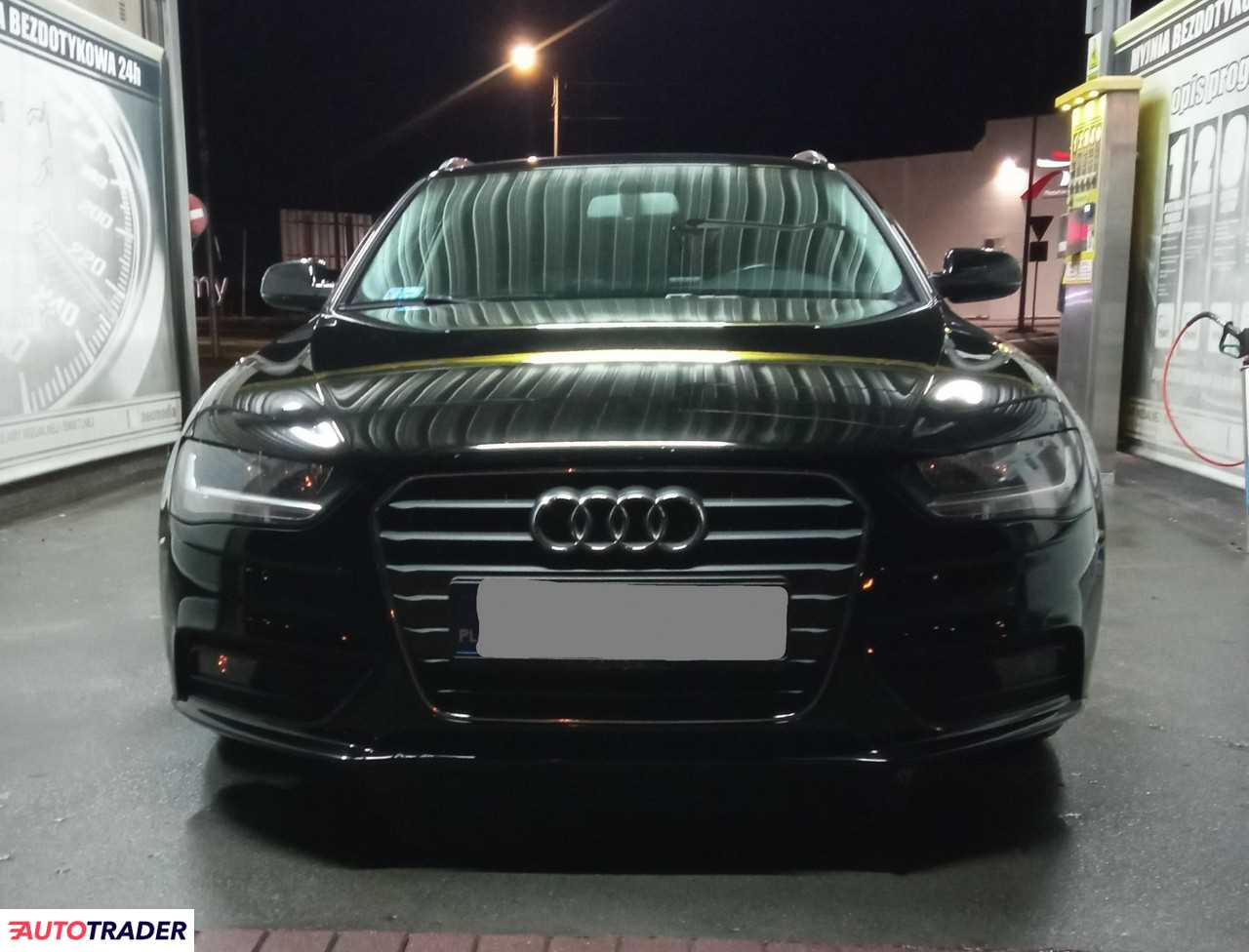 Audi A4 2012 2.0 136 KM