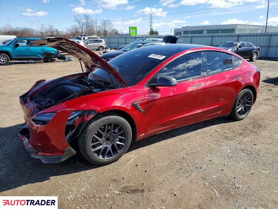 Tesla Model 3 2024