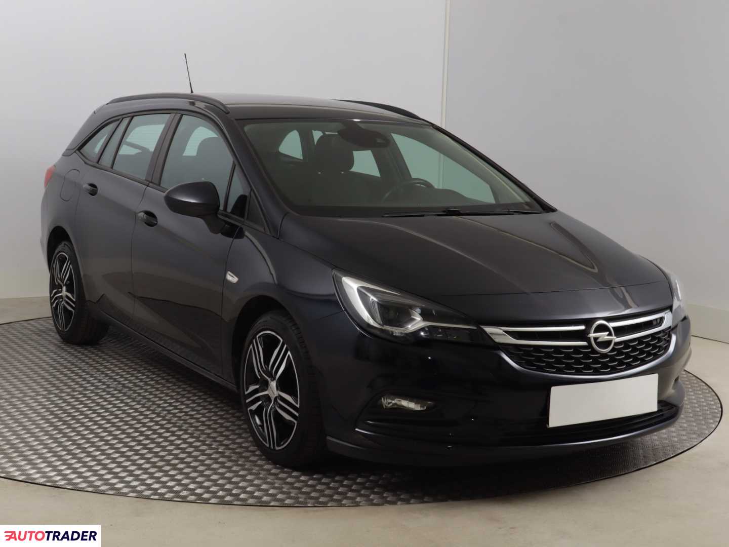 Opel Astra 2018 1.6 134 KM