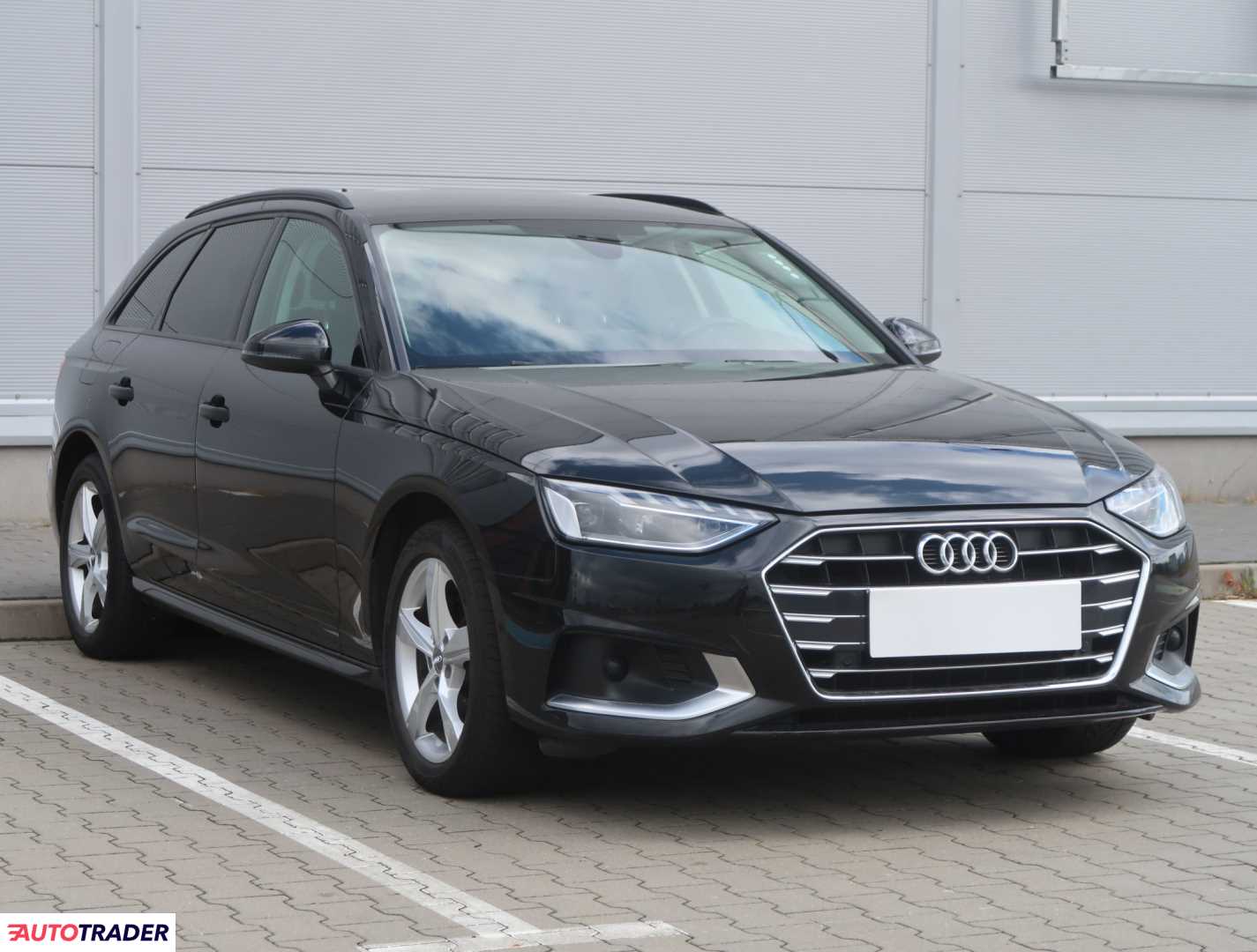 Audi A4 2020 2.0 160 KM