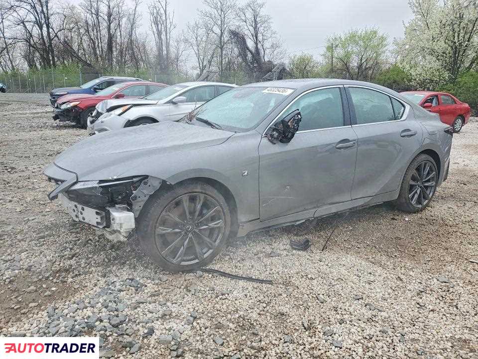 Lexus IS 2024 3