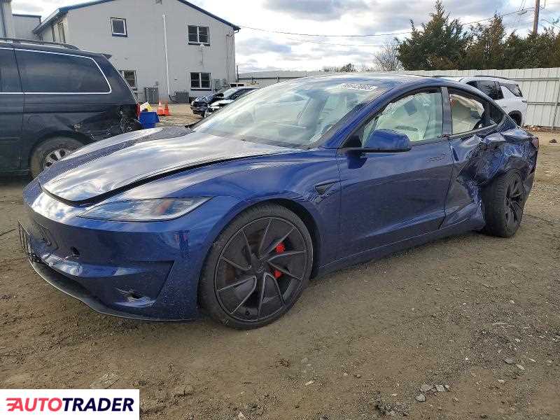 Tesla Model 3 2025