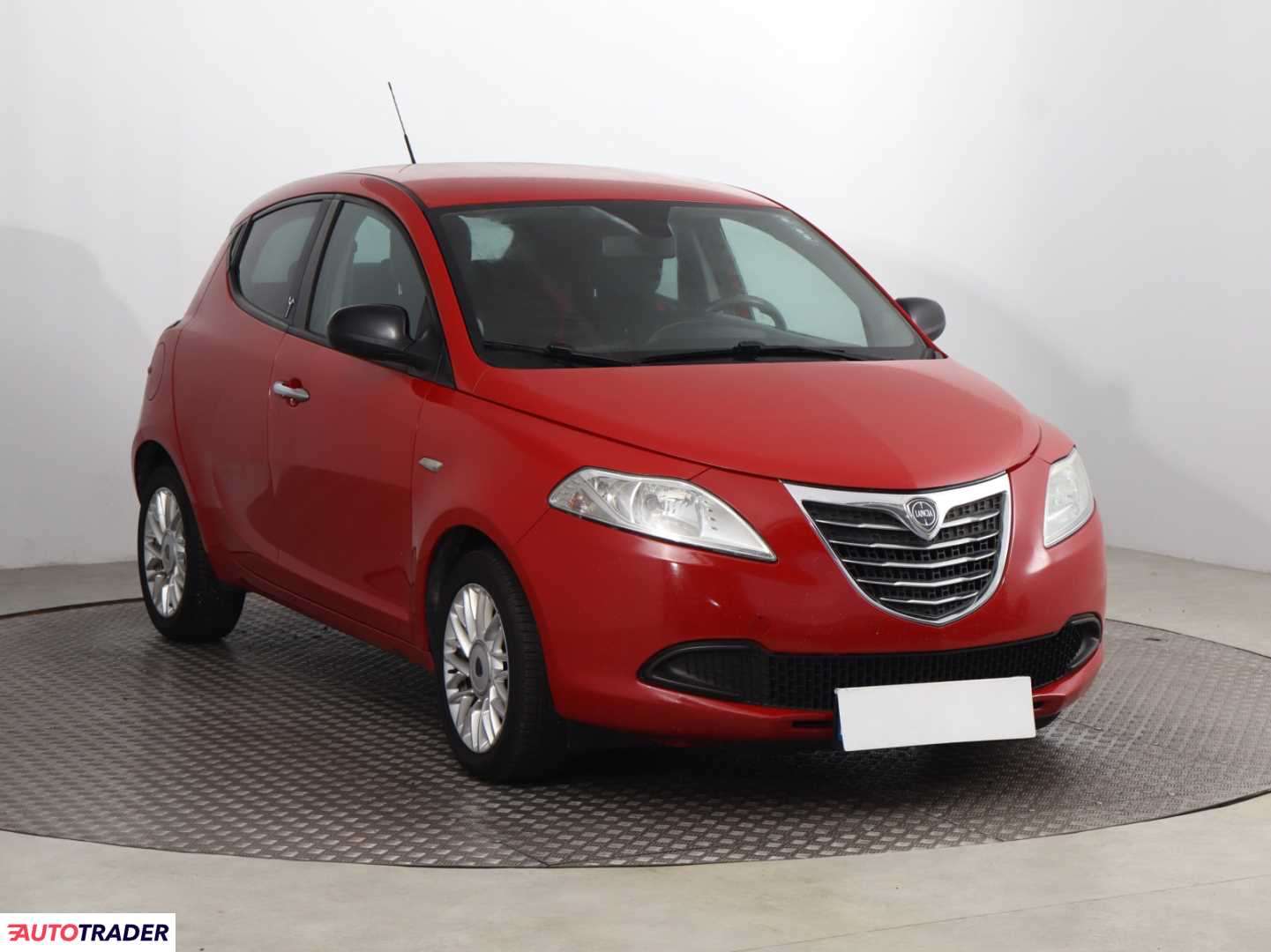 Lancia Ypsilon 2013 1.2 68 KM
